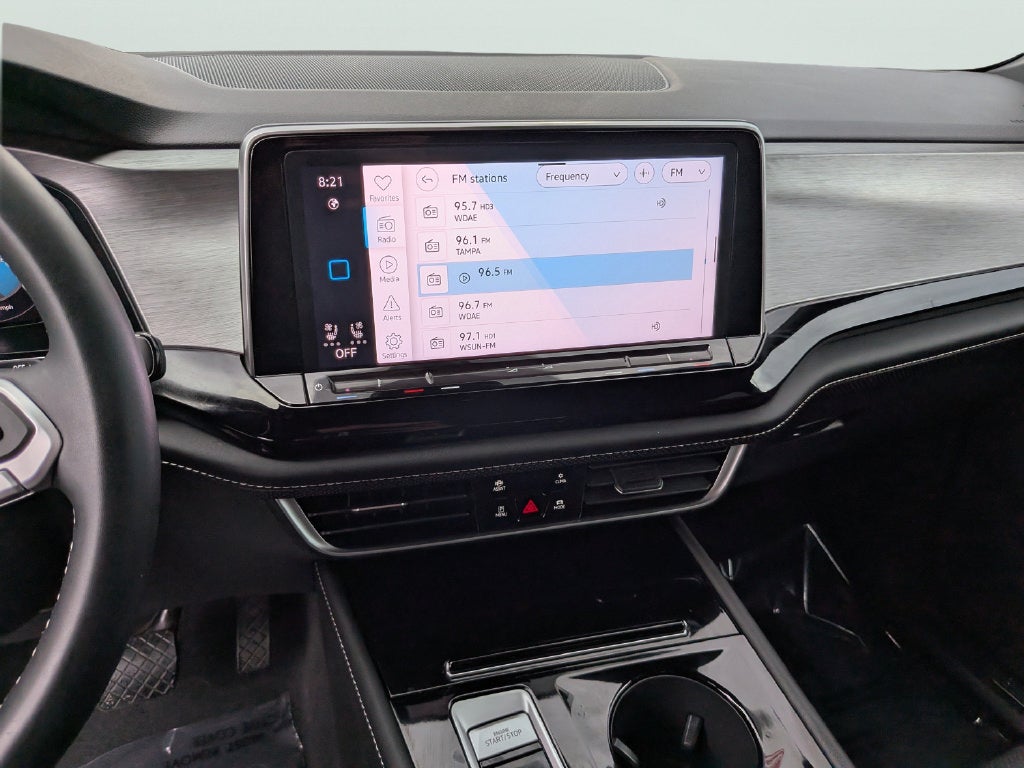 2024 Volkswagen Atlas Cross Sport 2.0T SE w/Technology