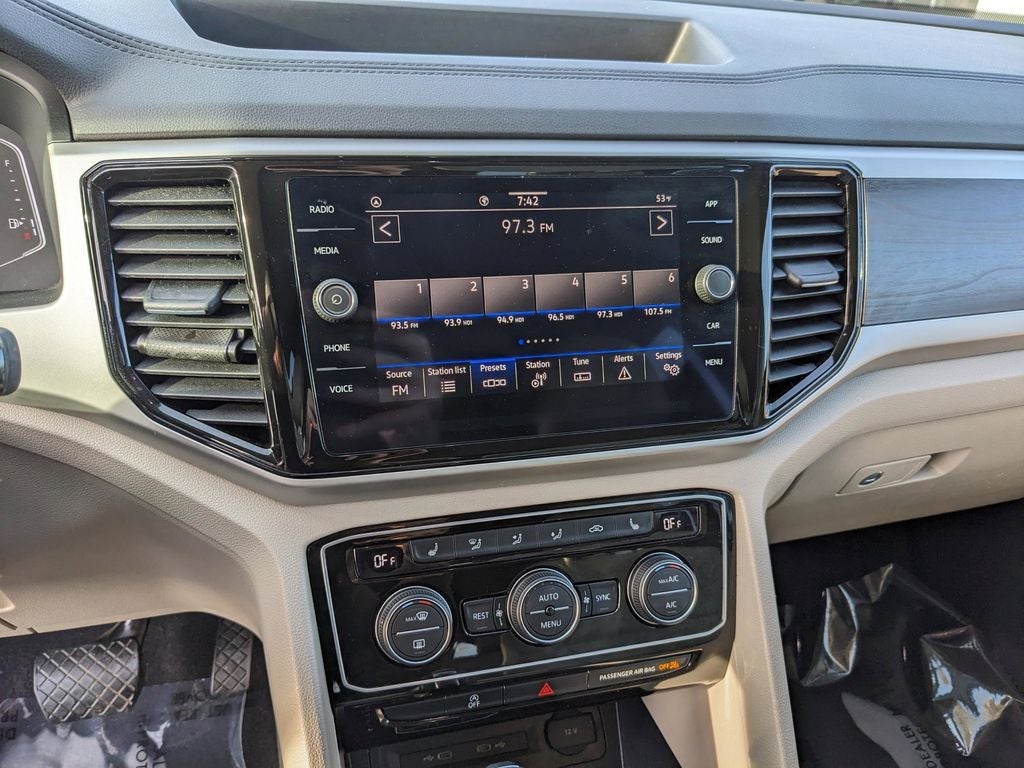 2023 Volkswagen Atlas 3.6L V6 SE w/Technology