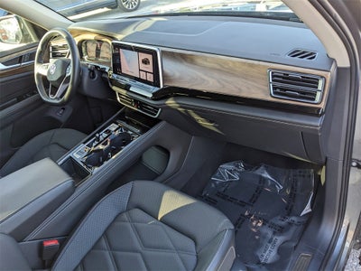 2025 Volkswagen Atlas 2.0T SE w/Technology