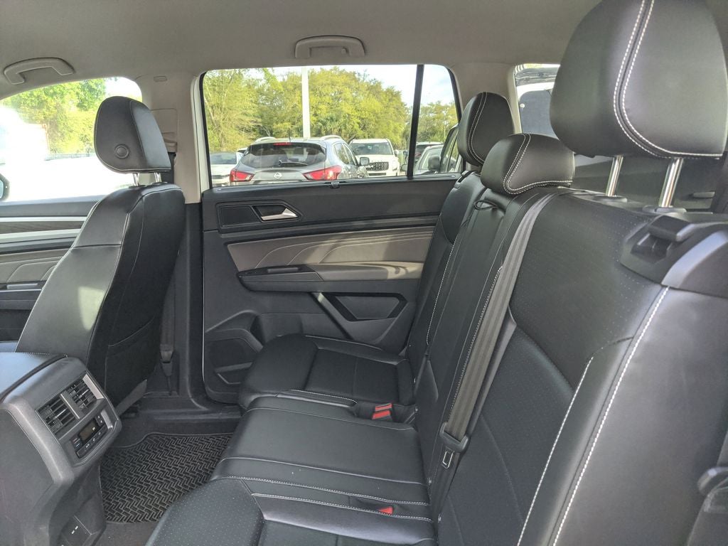 2022 Volkswagen Atlas 3.6L V6 SE w/Technology