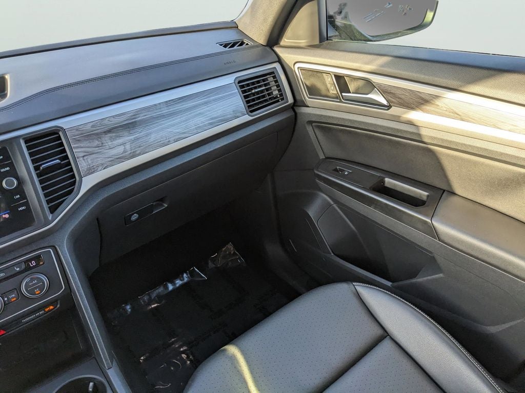 2020 Volkswagen Atlas Cross Sport 2.0T SE w/Technology