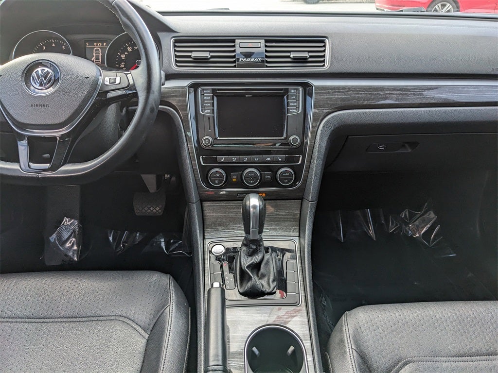 2018 Volkswagen Passat 2.0T SE w/Technology w/Technology