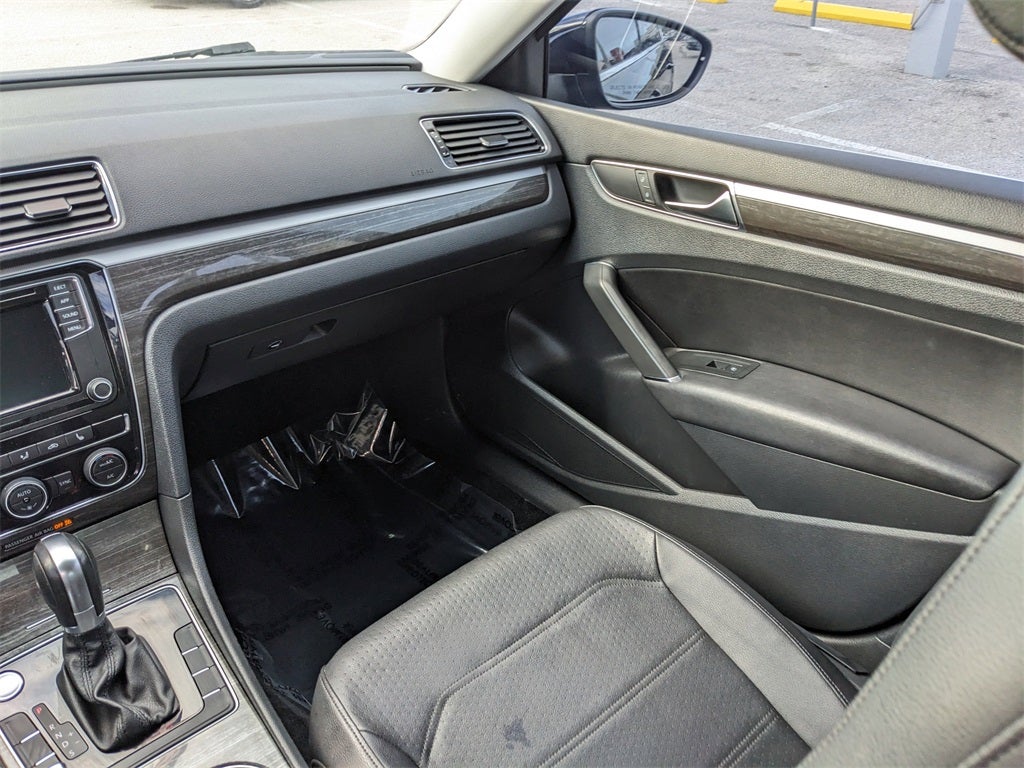 2018 Volkswagen Passat 2.0T SE w/Technology w/Technology