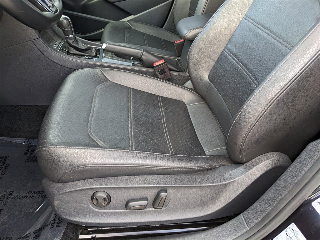 2018 Volkswagen Passat 2.0T SE w/Technology w/Technology