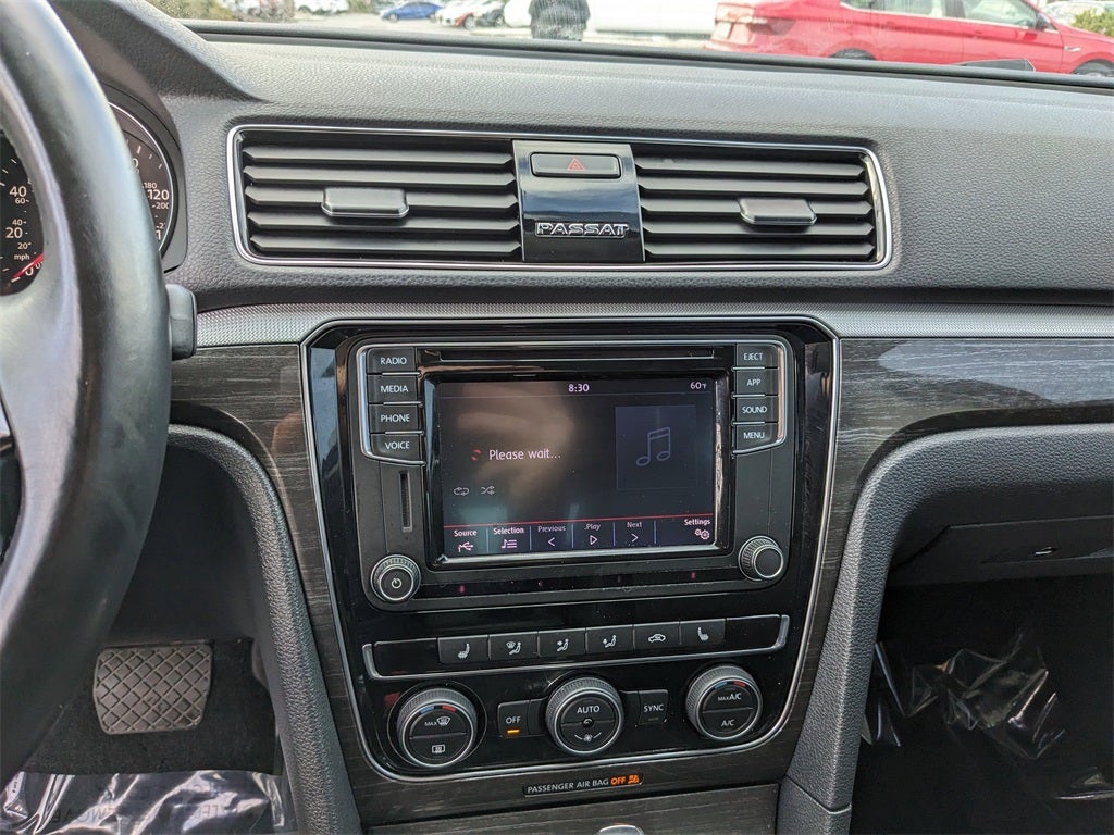 2018 Volkswagen Passat 2.0T SE w/Technology w/Technology