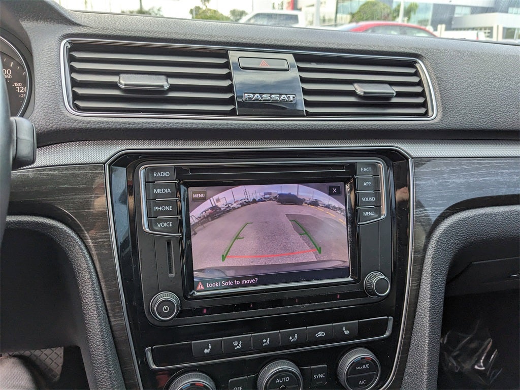 2018 Volkswagen Passat 2.0T SE w/Technology w/Technology