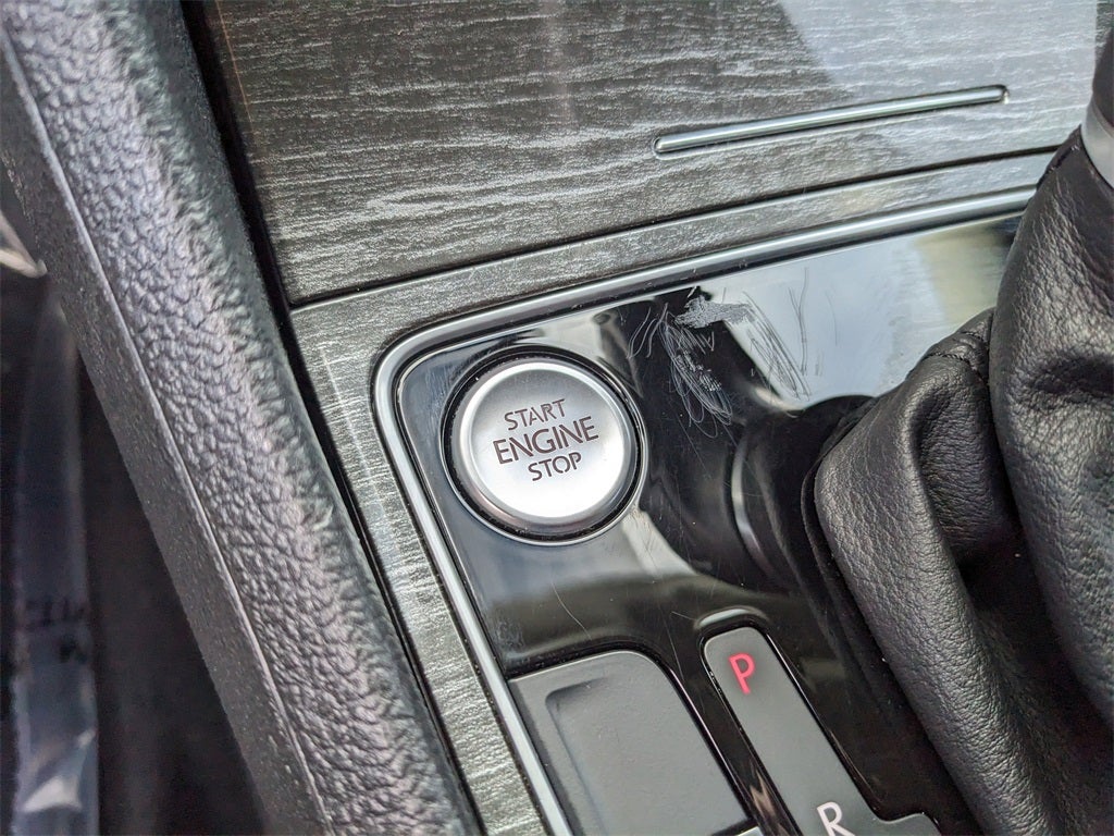 2018 Volkswagen Passat 2.0T SE w/Technology w/Technology