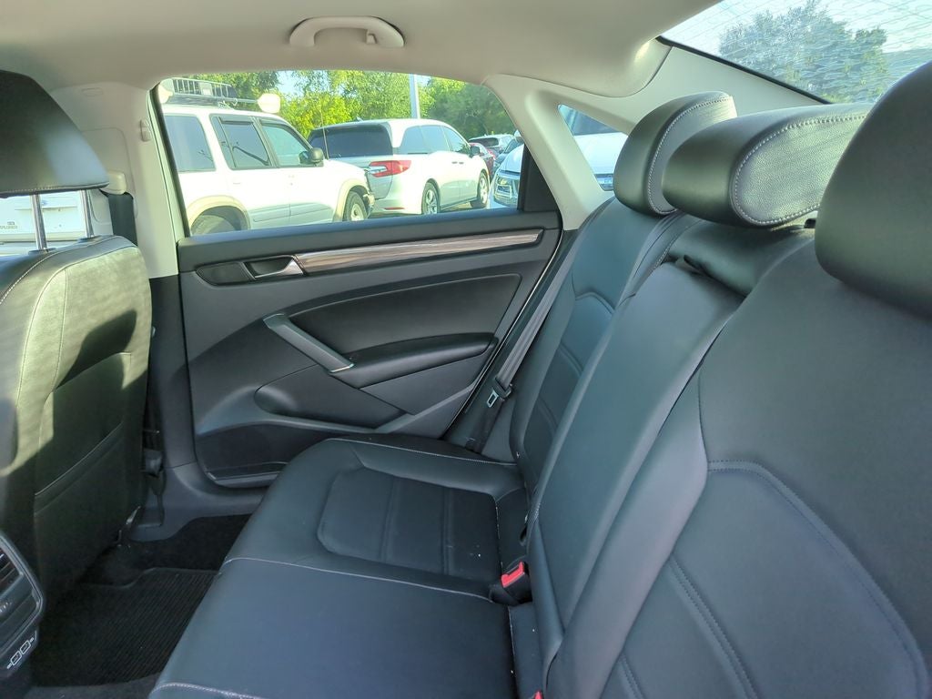 2020 Volkswagen Passat 2.0T R-Line