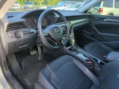 2020 Volkswagen Passat 2.0T R-Line