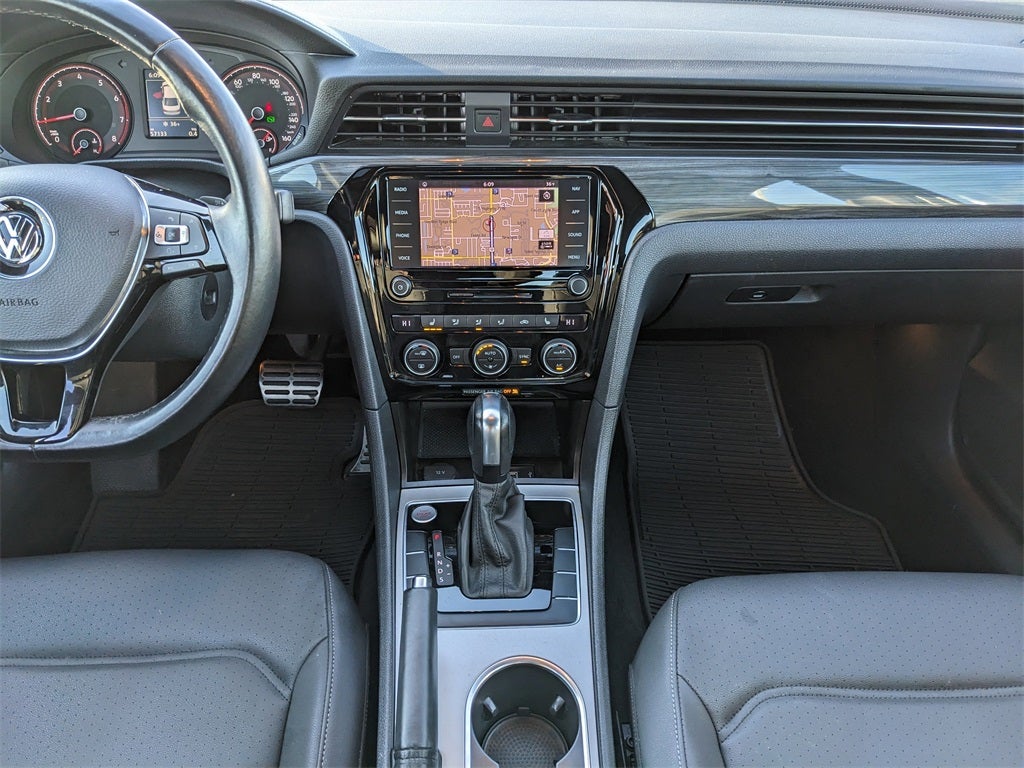 2021 Volkswagen Passat 2.0T R-Line