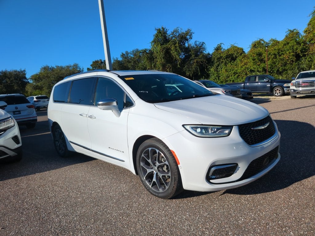 2024 Chrysler Pacifica Hybrid Pinnacle