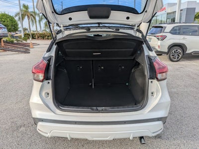 2021 Nissan Kicks SR
