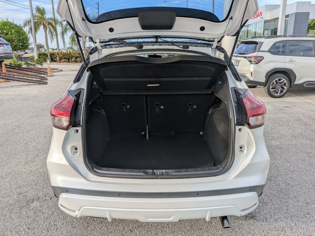 2021 Nissan Kicks SR