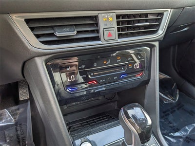 2025 Volkswagen Taos 1.5T SE Black