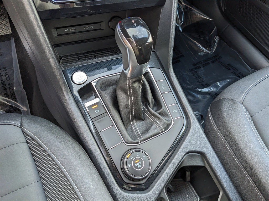 2025 Volkswagen Taos 1.5T SE Black