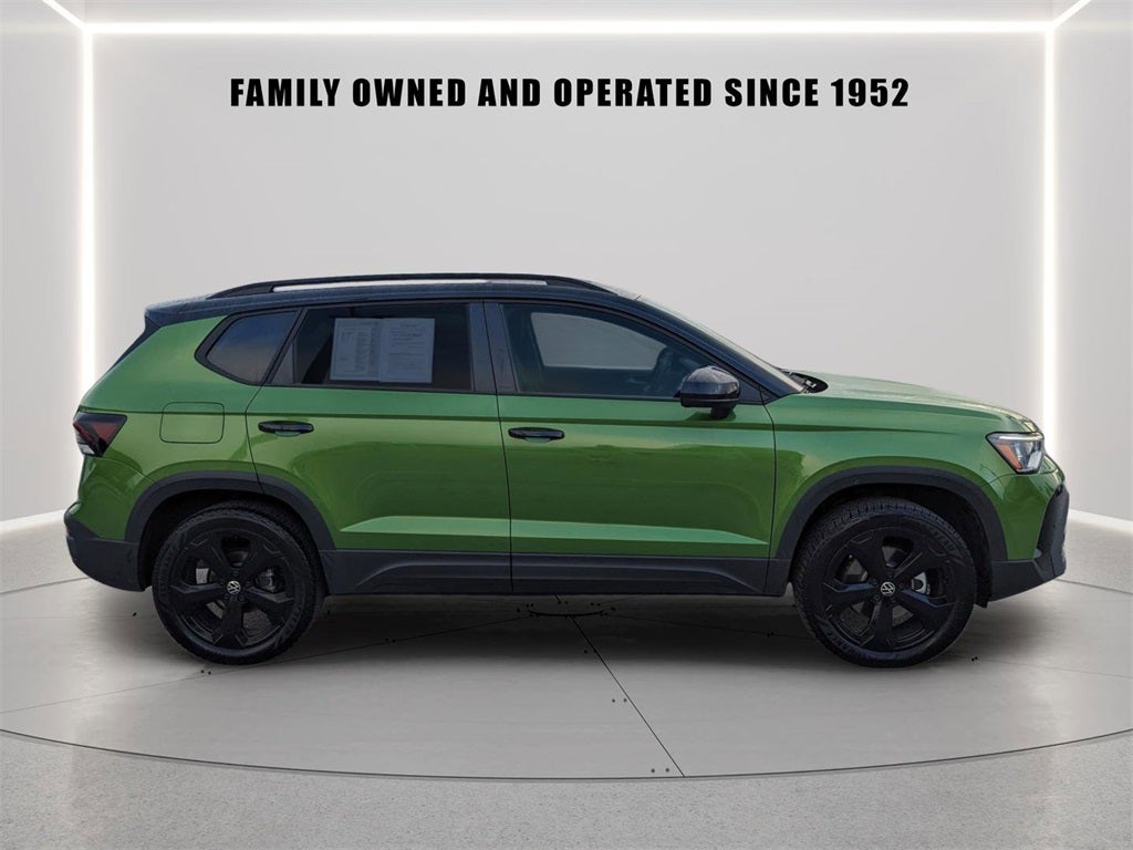 2025 Volkswagen Taos 1.5T SE Black