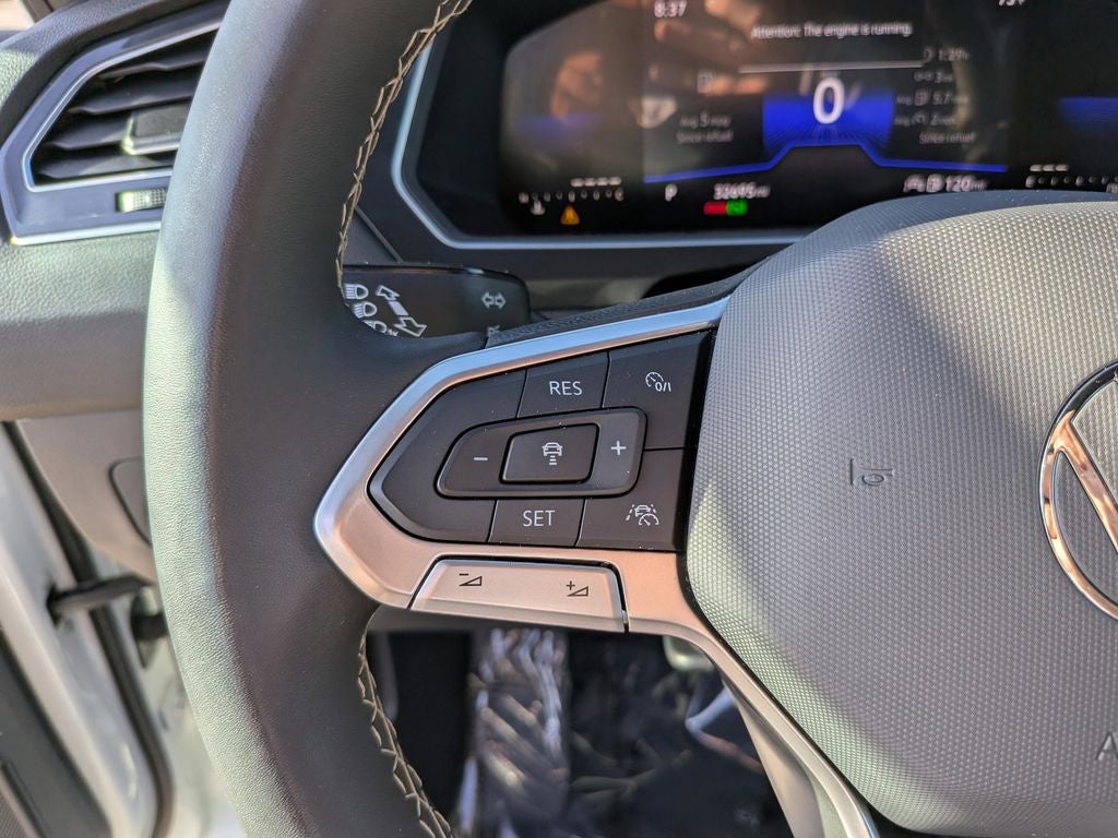 2023 Volkswagen Tiguan 2.0T SE