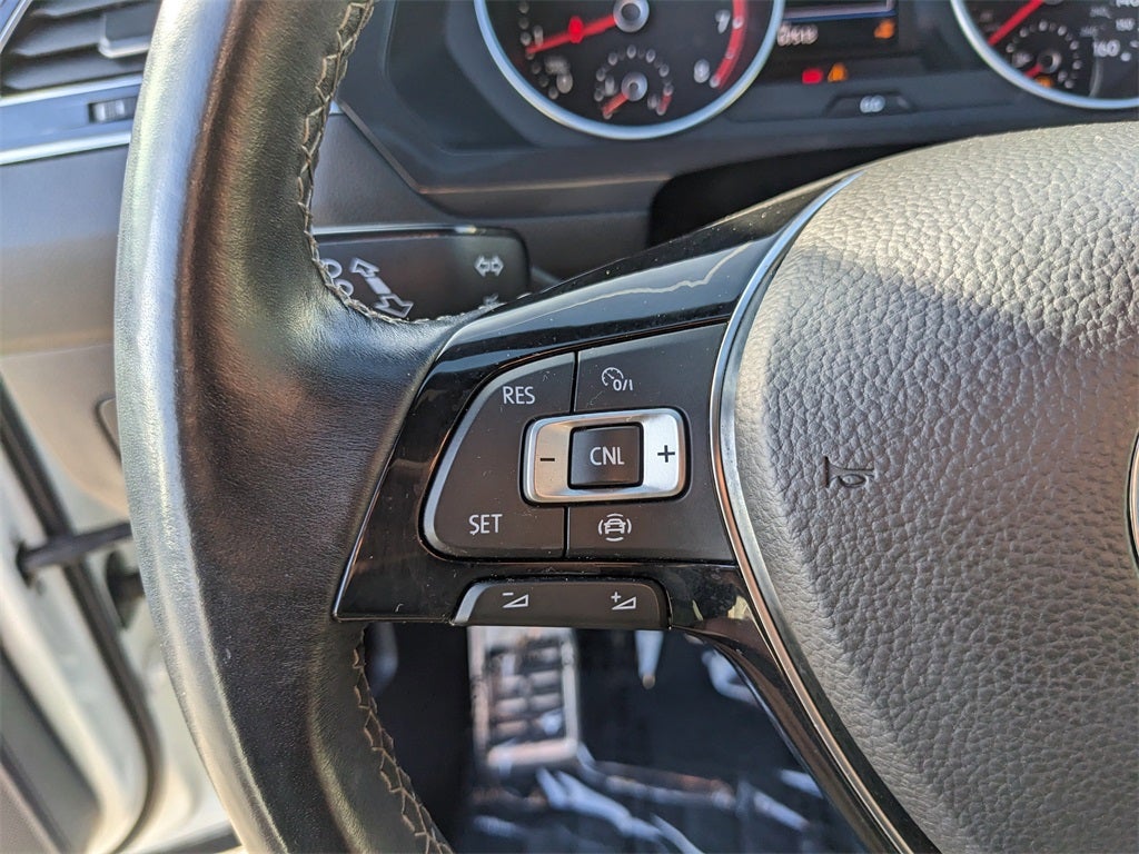 2020 Volkswagen Tiguan 2.0T SE R-Line Black