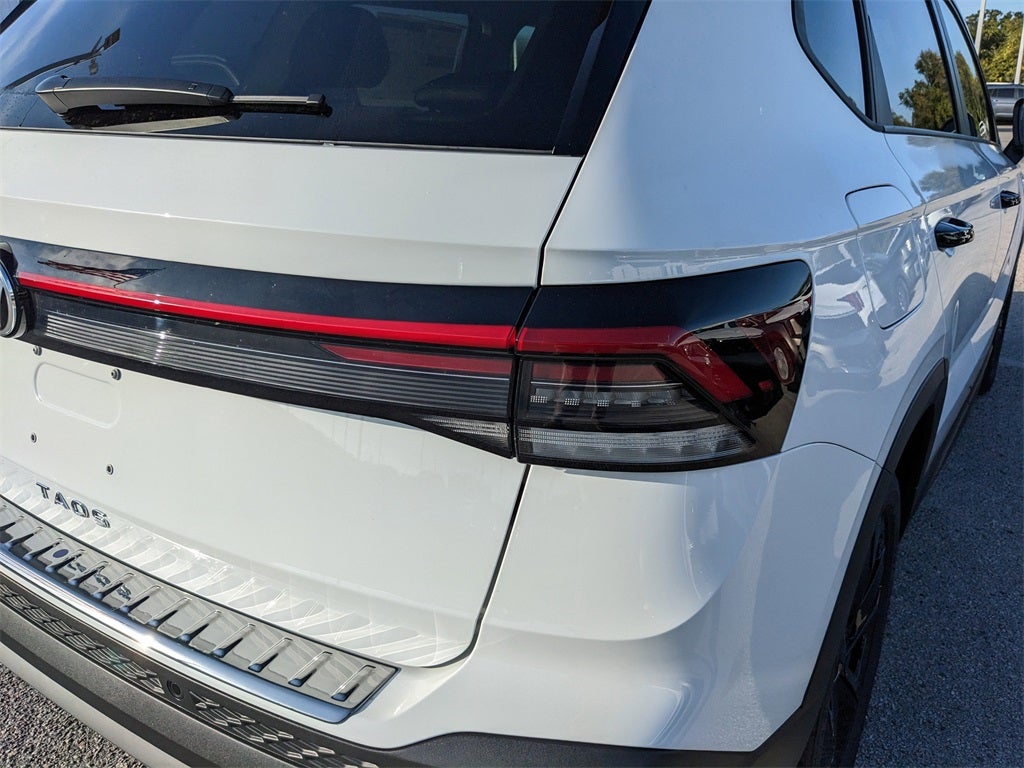 2026 Volkswagen Taos 1.5T SE Black