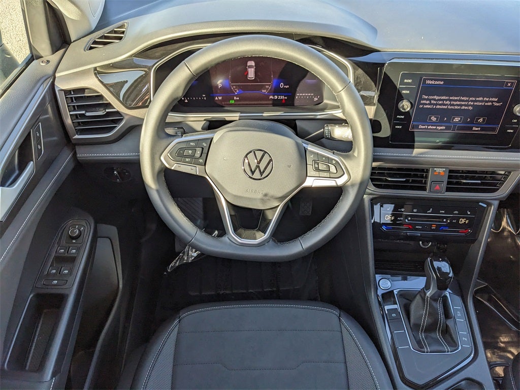 2026 Volkswagen Taos 1.5T SE Black