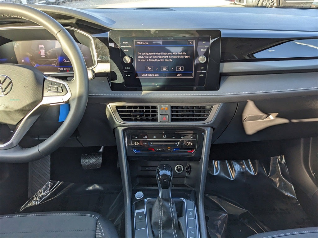 2026 Volkswagen Taos 1.5T SE Black