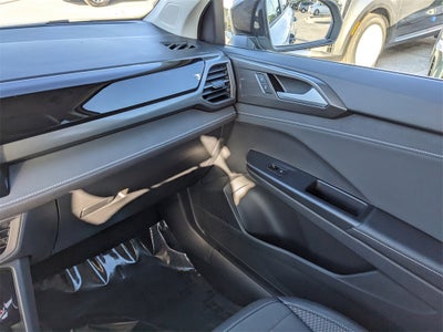 2026 Volkswagen Taos 1.5T SE Black