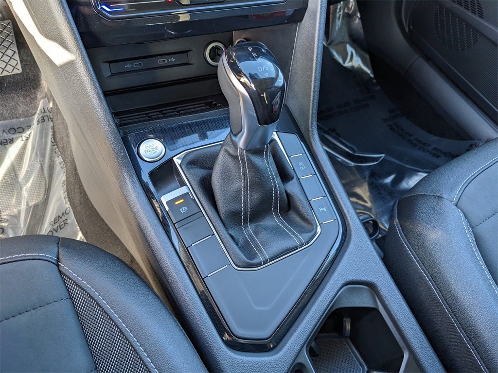 2026 Volkswagen Taos 1.5T SE Black