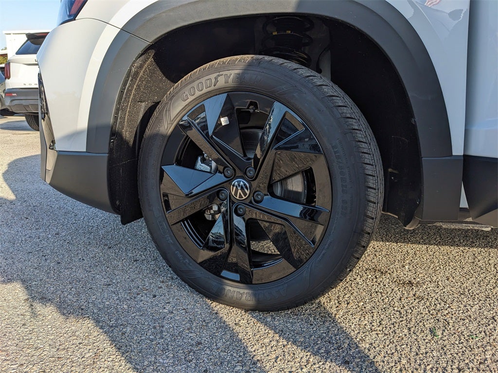 2026 Volkswagen Taos 1.5T SE Black