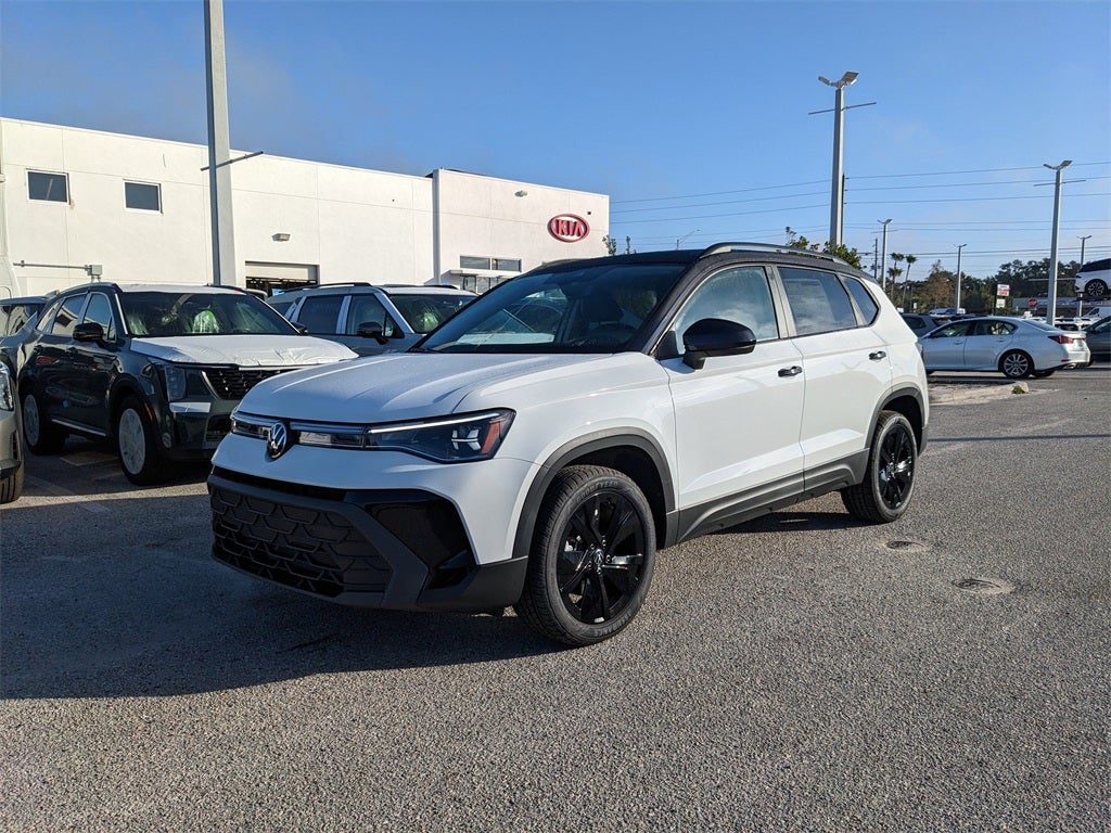 2026 Volkswagen Taos 1.5T SE Black