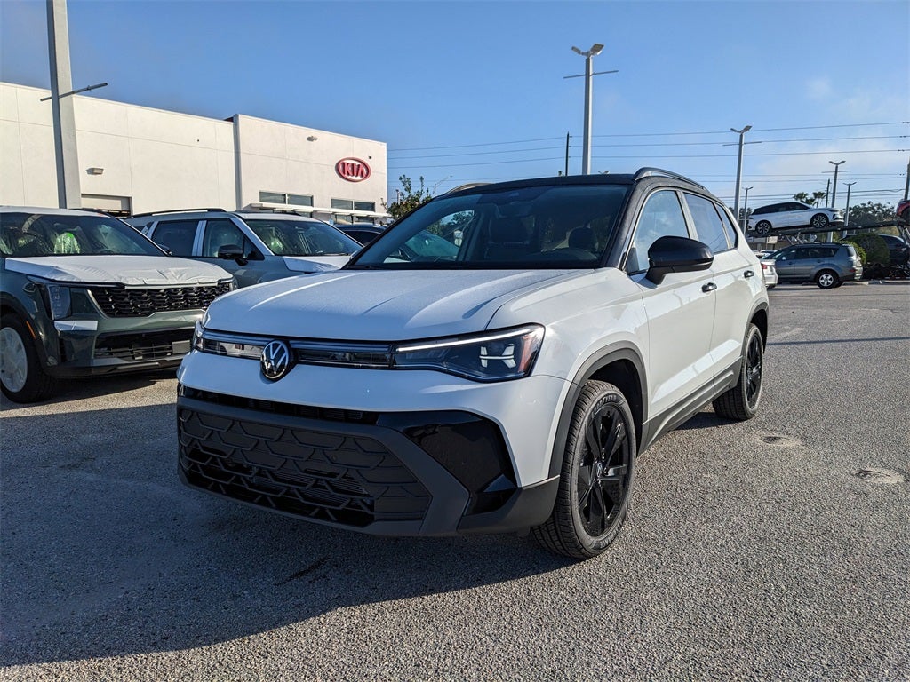 2026 Volkswagen Taos 1.5T SE Black