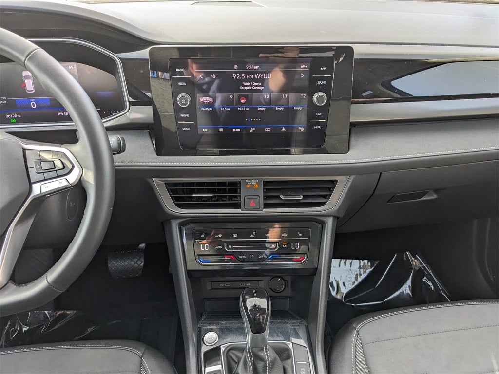 2025 Volkswagen Taos 1.5T SE Black