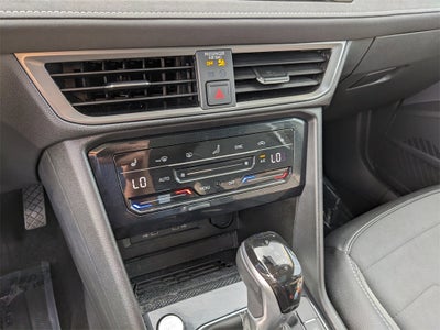 2025 Volkswagen Taos 1.5T SE Black