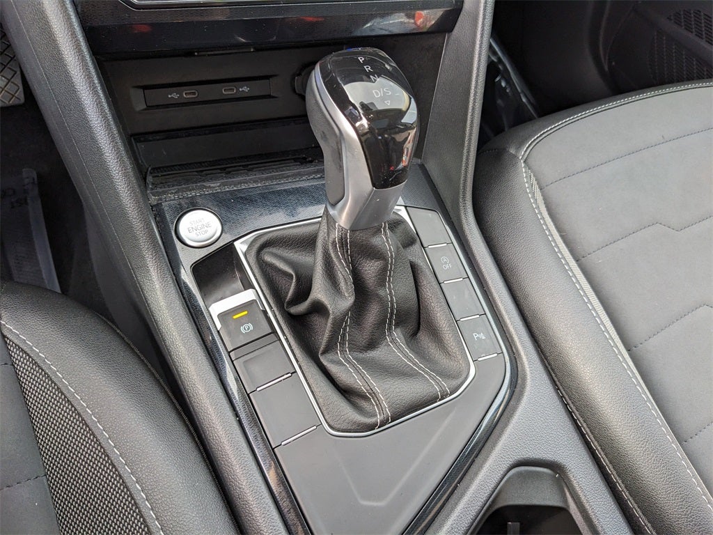 2025 Volkswagen Taos 1.5T SE Black