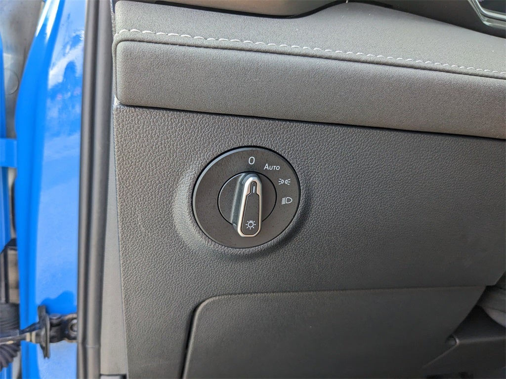 2025 Volkswagen Taos 1.5T SE Black