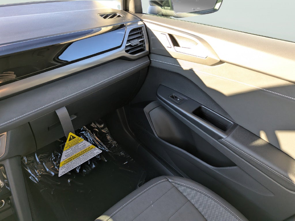 2027 Volkswagen Taos 1.5T SE Black
