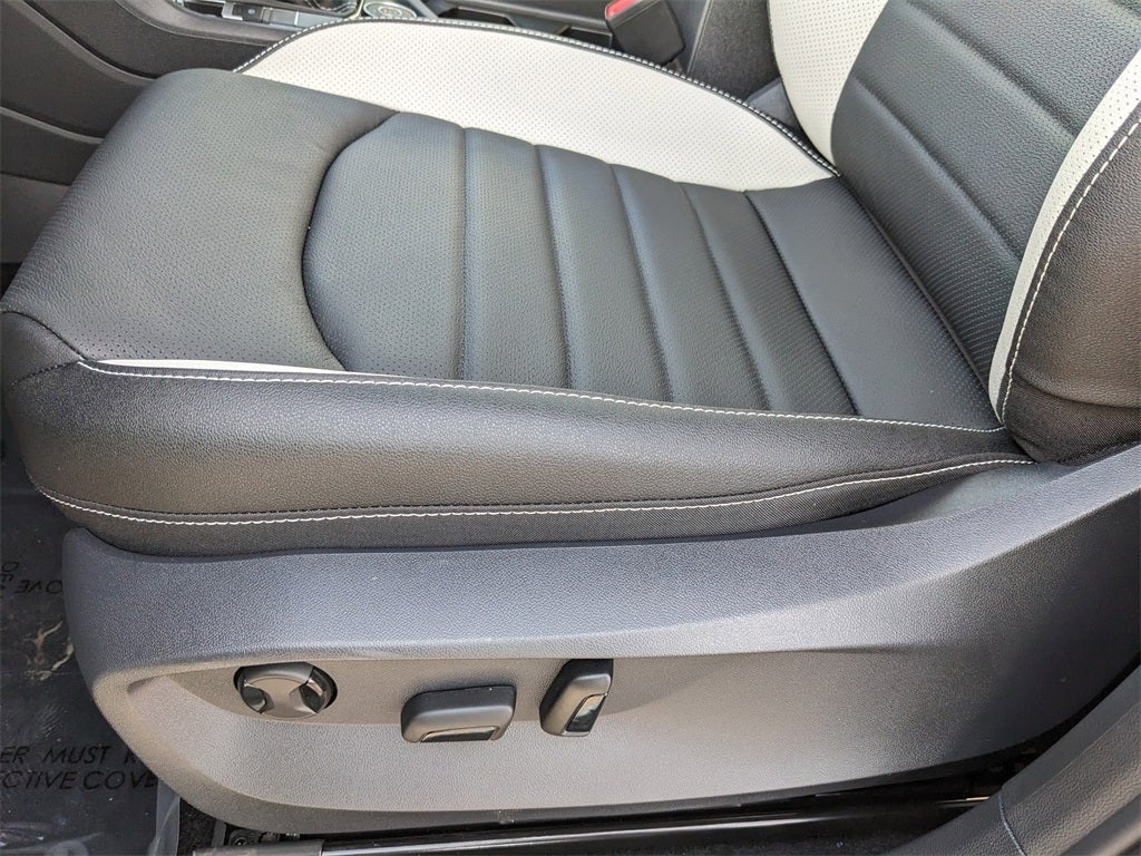 2026 Volkswagen Taos 1.5T SEL