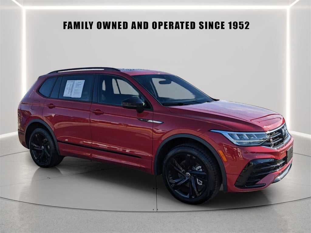 2024 Volkswagen Tiguan 2.0T SE R-Line Black