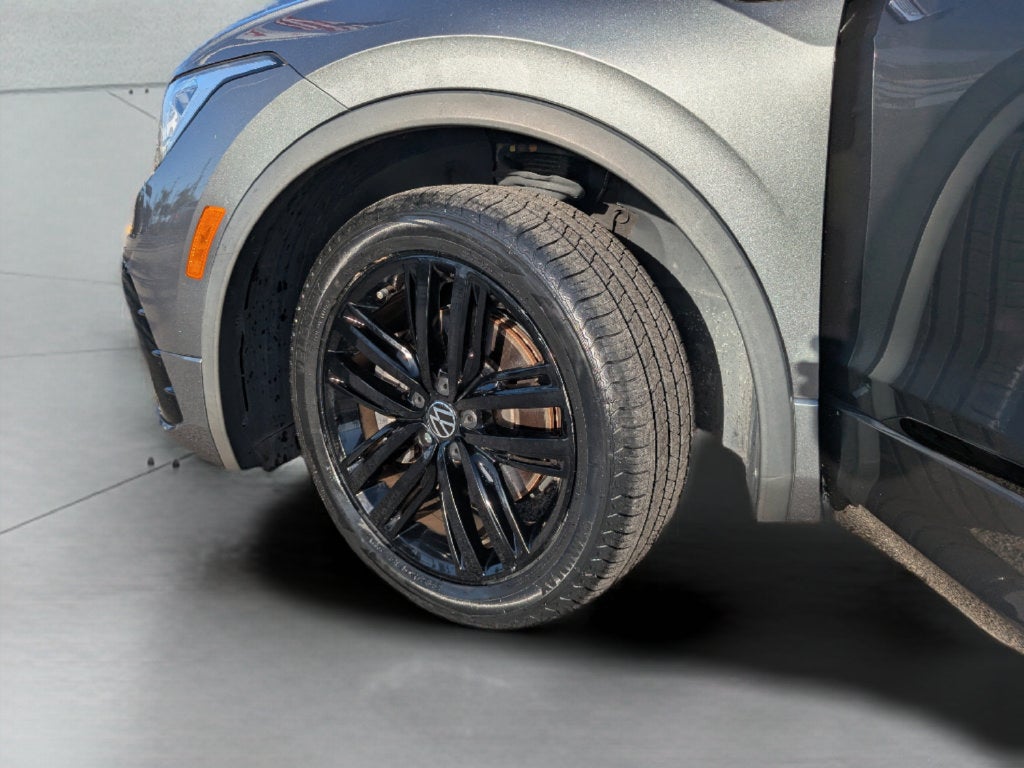 2022 Volkswagen Tiguan 2.0T SE R-Line Black