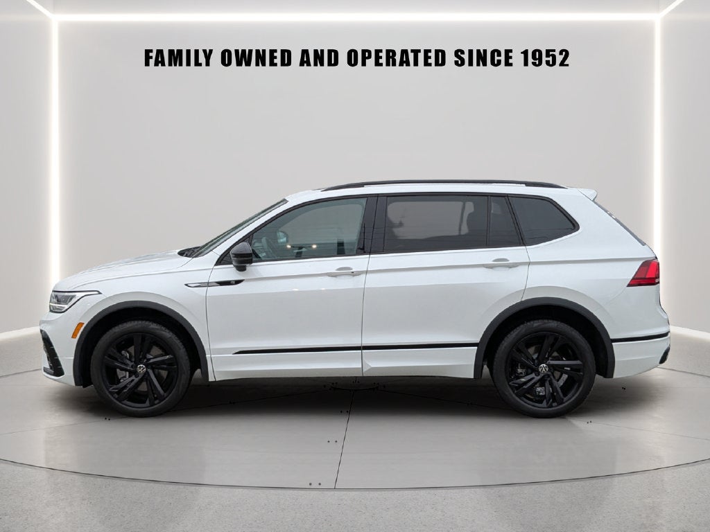 2024 Volkswagen Tiguan 2.0T SE R-Line Black