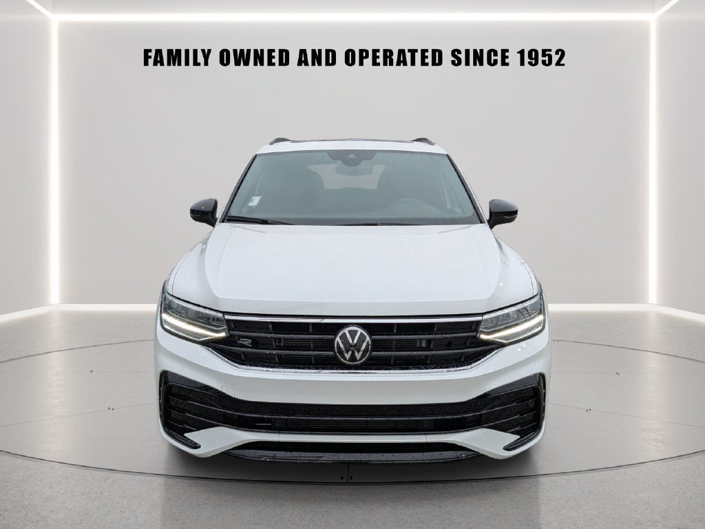 2024 Volkswagen Tiguan 2.0T SE R-Line Black