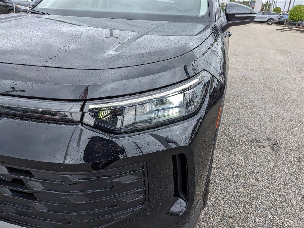 2025 Volkswagen Tiguan 2.0T SE