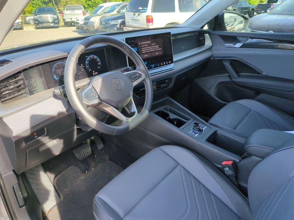 2025 Volkswagen Tiguan 2.0T SE