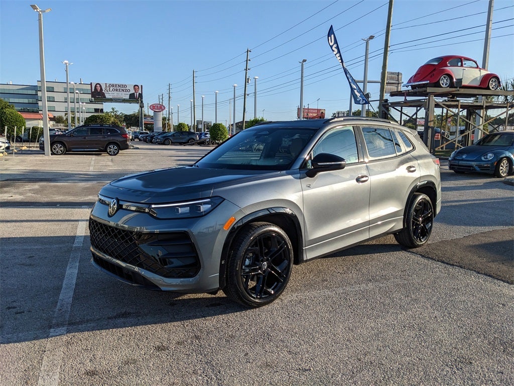 2026 Volkswagen Tiguan 2.0T SE R-Line Black