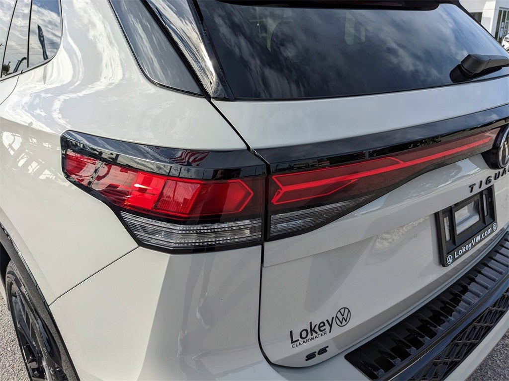 2026 Volkswagen Tiguan 2.0T SE R-Line Black