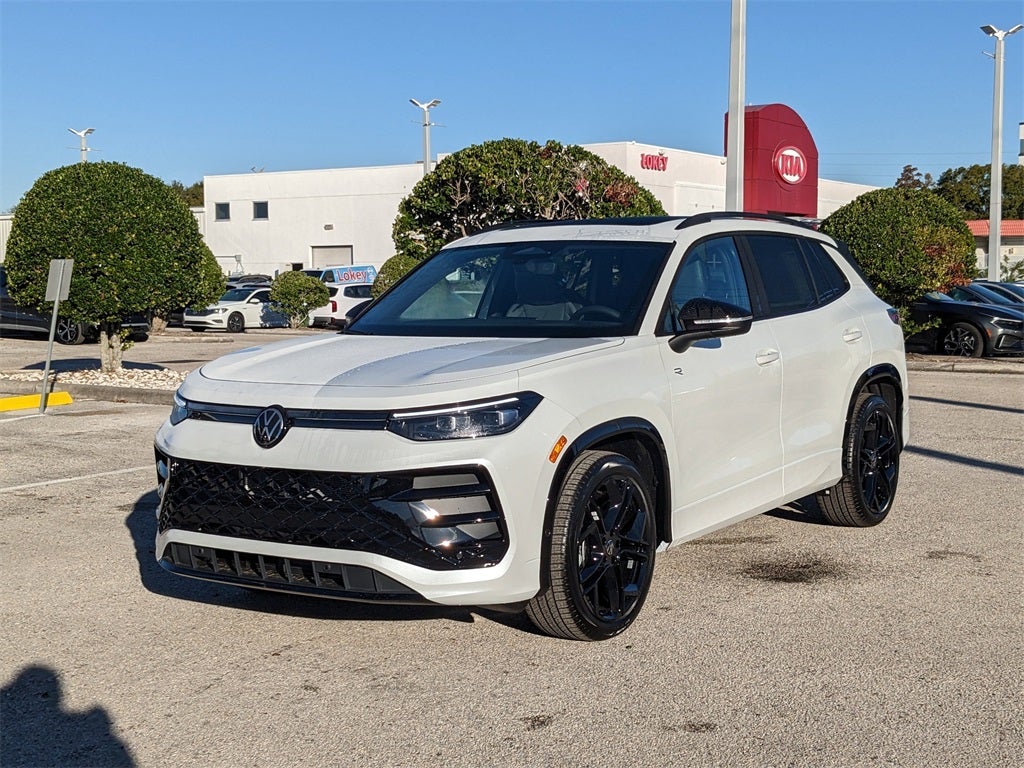 2026 Volkswagen Tiguan 2.0T SE R-Line Black