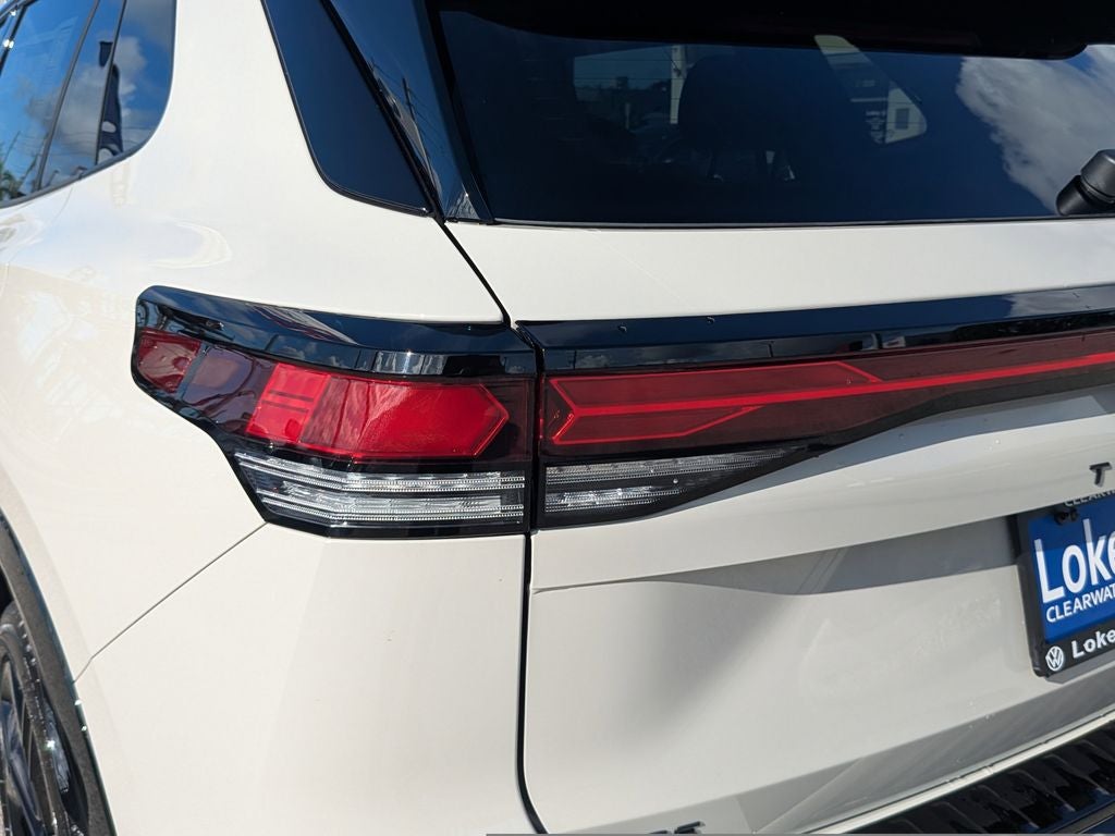 2026 Volkswagen Tiguan 2.0T SE R-Line Black