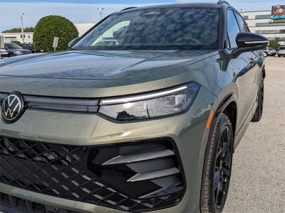 2026 Volkswagen Tiguan 2.0T SE R-Line Black