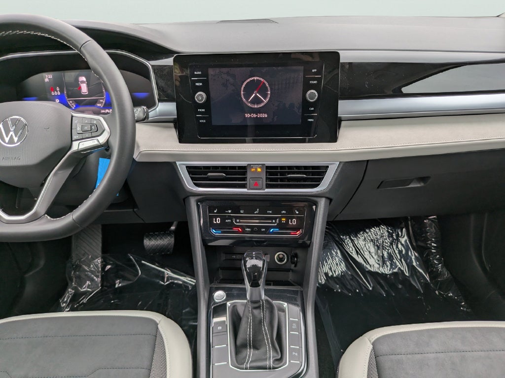2027 Volkswagen Taos 1.5T SE