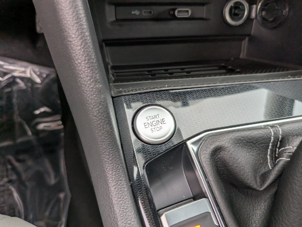 2027 Volkswagen Taos 1.5T SE