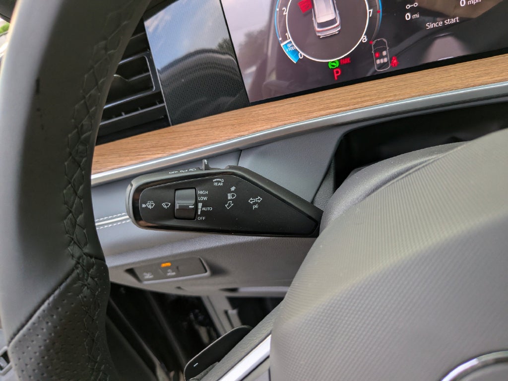 2026 Volkswagen Tiguan SEL R-Line Turbo
